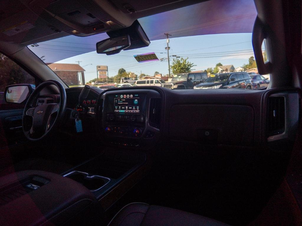 Chevrolet Silverado photo 15