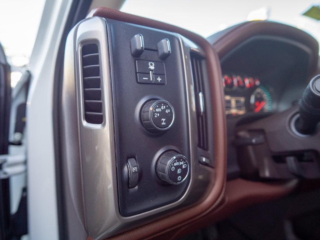 Chevrolet Silverado photo 20