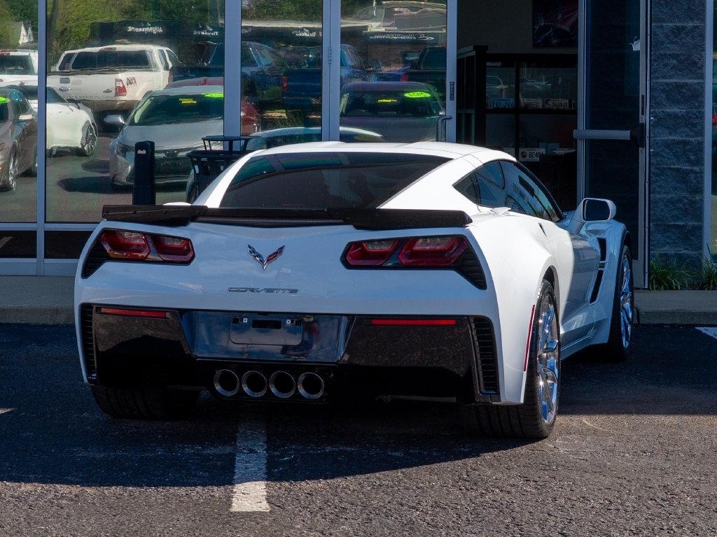 Chevrolet Corvette photo 3