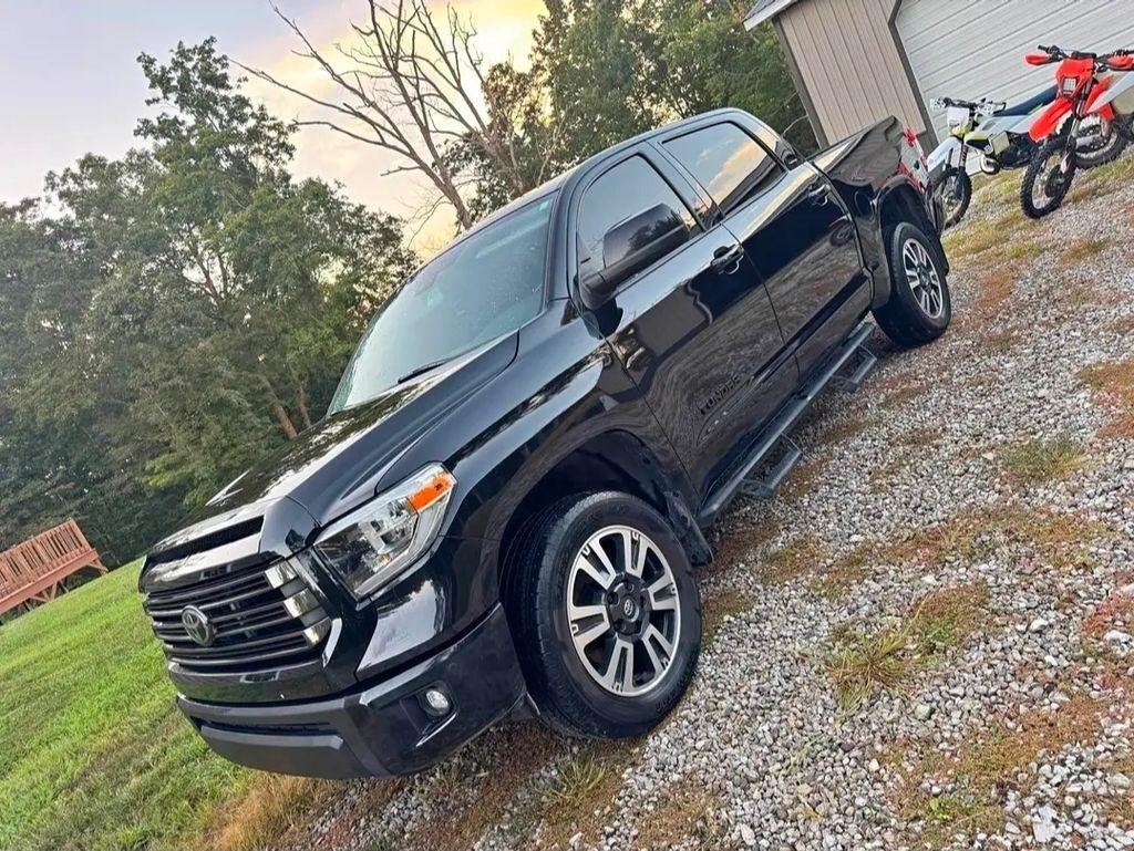 Toyota Tundra  2021