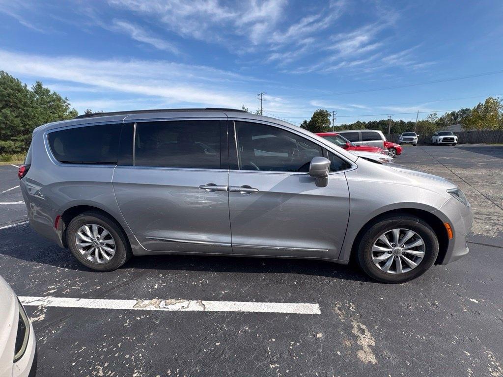 Chrysler Pacifica photo 6