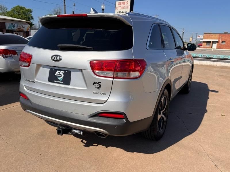 Kia Sorento EX V6 2WD 2016