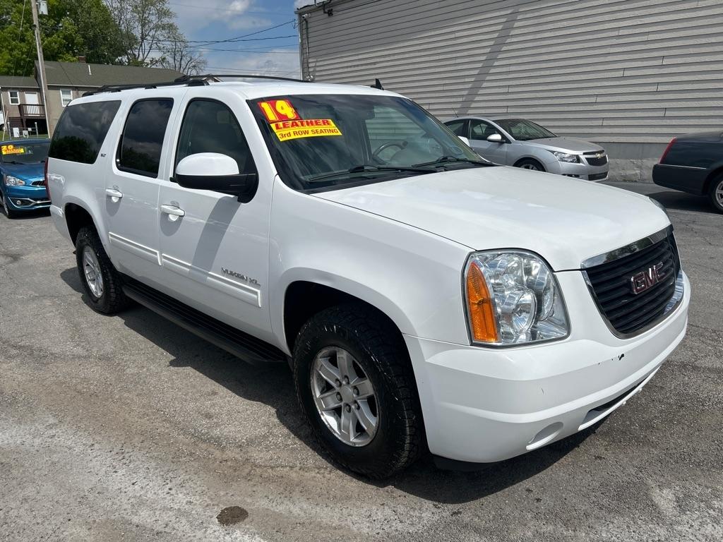 GMC Yukon XL SLT 1/2 Ton 4WD 2014