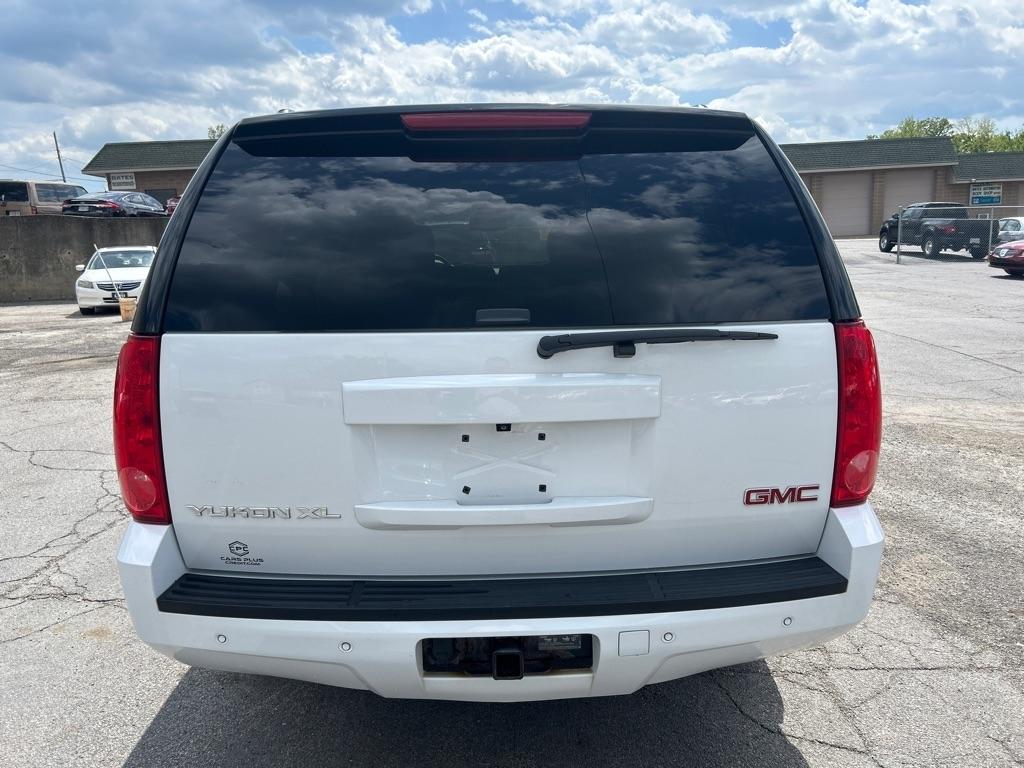 GMC Yukon XL SLT 1/2 Ton 4WD 2014