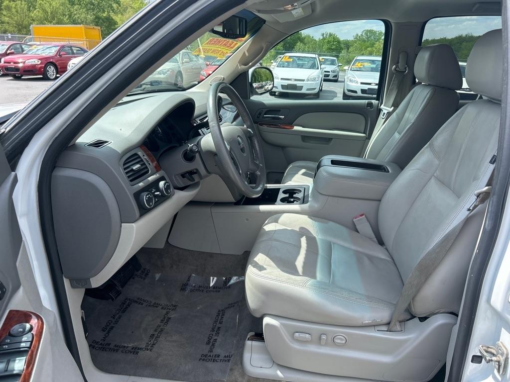 GMC Yukon XL SLT 1/2 Ton 4WD 2014