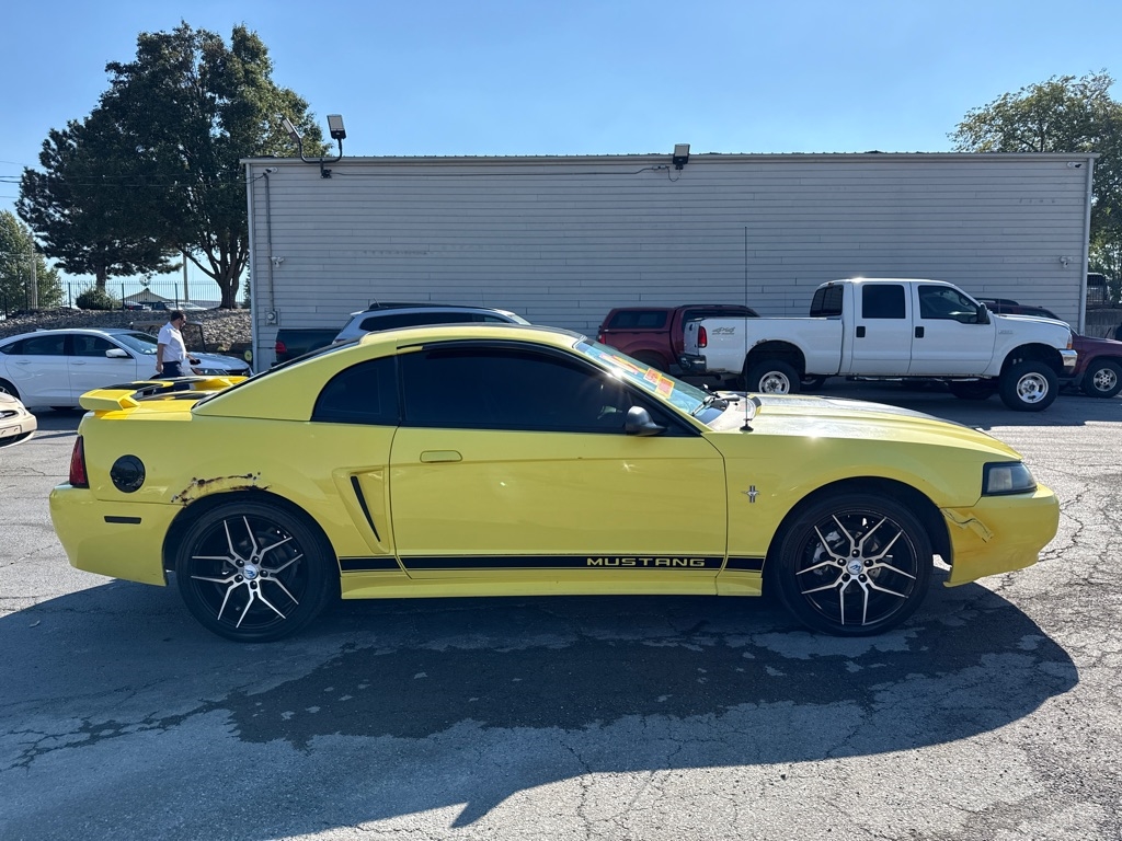 Ford Mustang Standard Coupe 2002 Ford Mustang Standard Coupe 2002