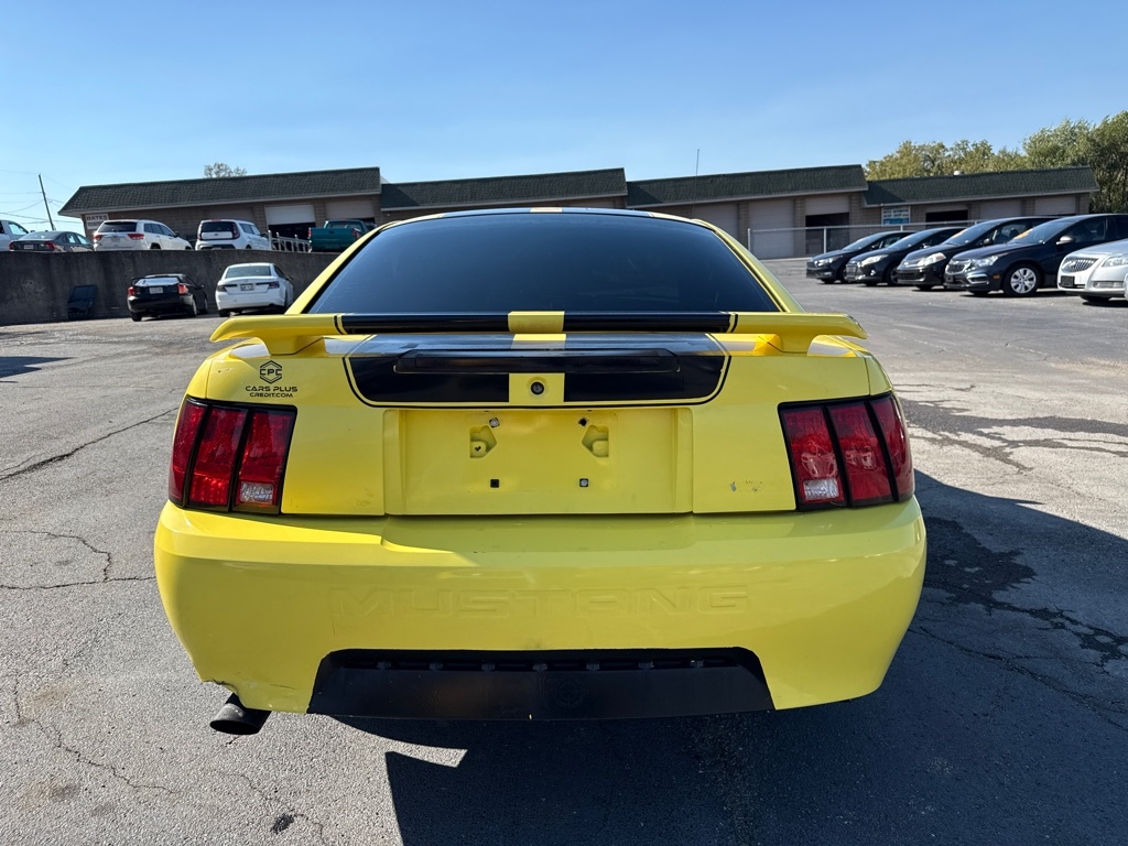 Ford Mustang Standard Coupe 2002 Ford Mustang Standard Coupe 2002
