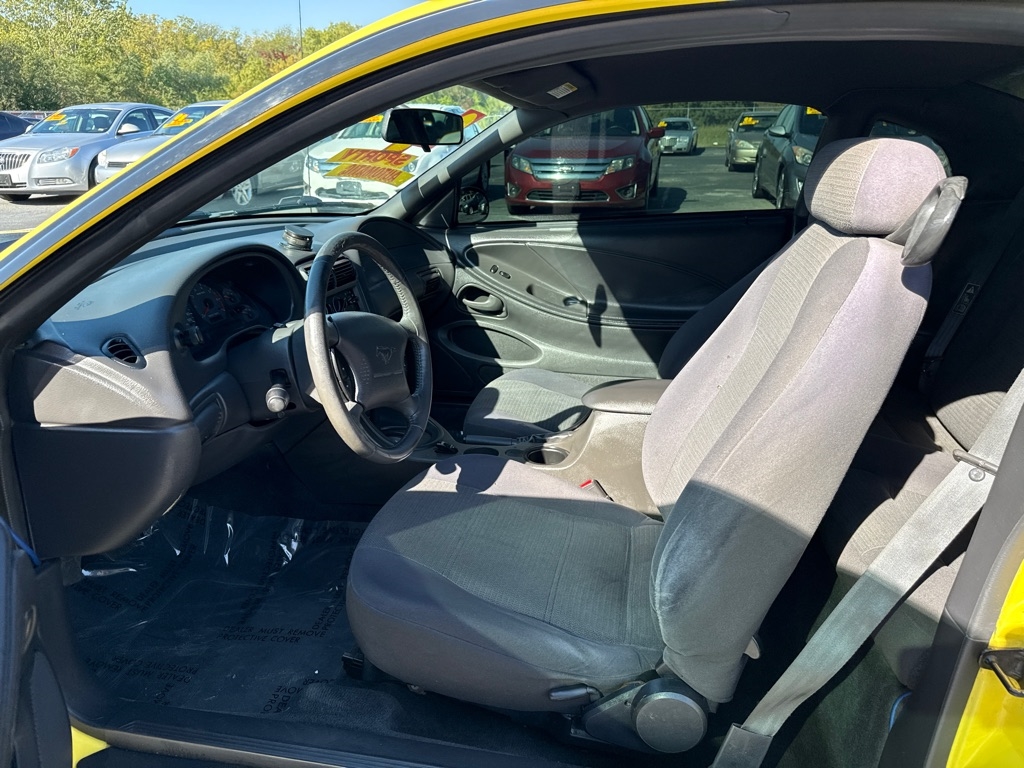 Ford Mustang Standard Coupe 2002 Ford Mustang Standard Coupe 2002