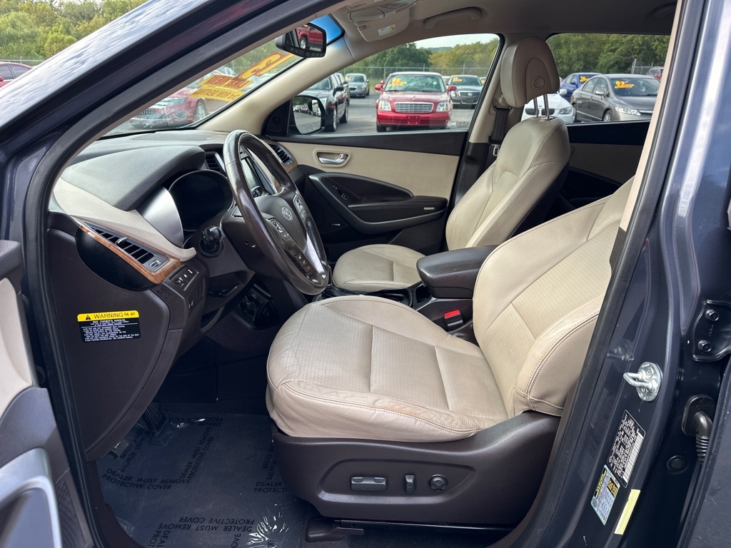 Hyundai Santa Fe GLS FWD 2013 Hyundai Santa Fe GLS FWD 2013