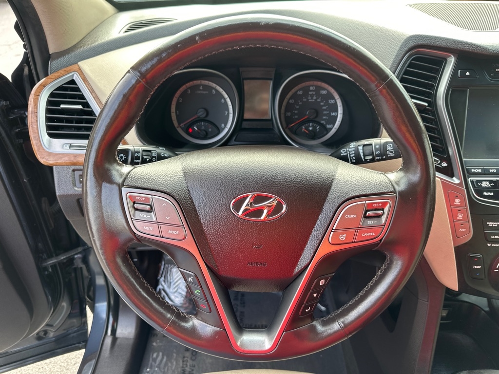 Hyundai Santa Fe GLS FWD 2013 Hyundai Santa Fe GLS FWD 2013