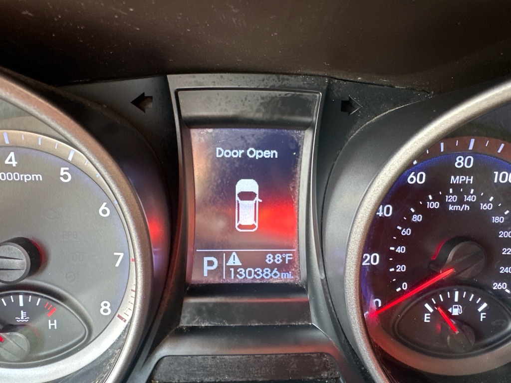 Hyundai Santa Fe GLS FWD 2013 Hyundai Santa Fe GLS FWD 2013