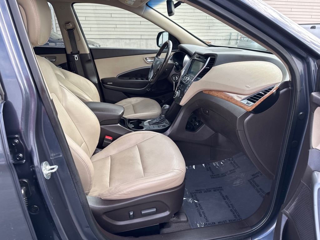 Hyundai Santa Fe GLS FWD 2013 Hyundai Santa Fe GLS FWD 2013