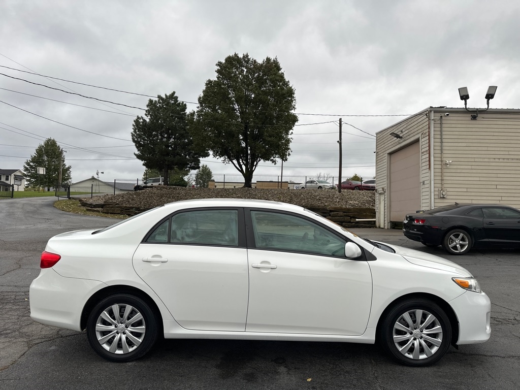 Toyota Corolla L 5-Speed MT 2012 Toyota Corolla L 5-Speed MT 2012