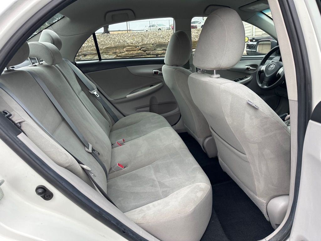 Toyota Corolla L 5-Speed MT 2012 Toyota Corolla L 5-Speed MT 2012