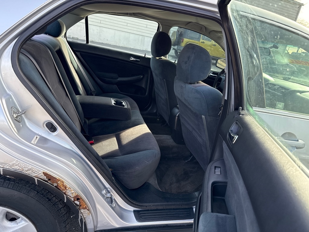 Honda Accord LX sedan AT 2003