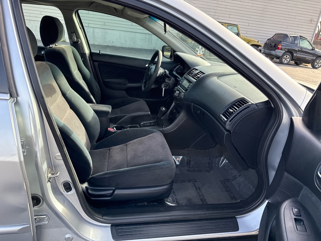 Honda Accord LX sedan AT 2003