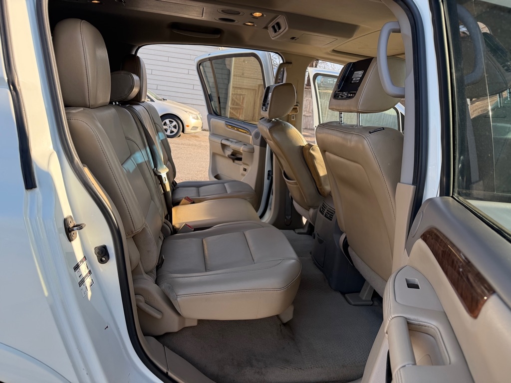 Nissan Armada SL 4WD 2014