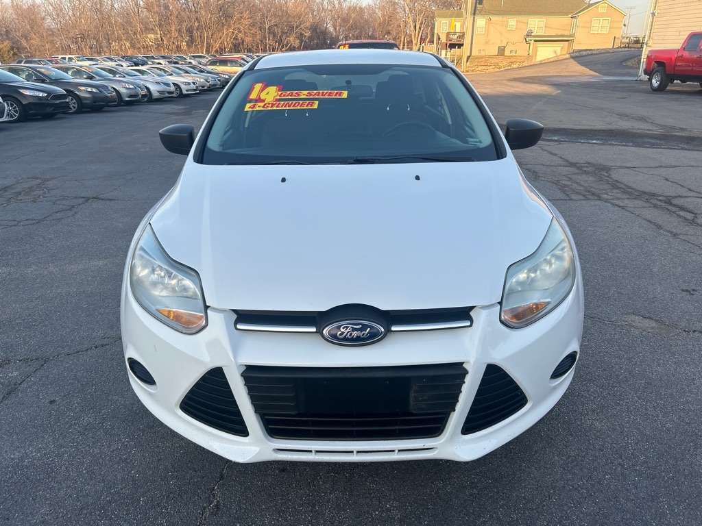 Ford Focus S Sedan 2014