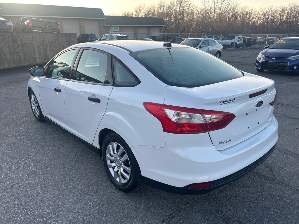 Ford Focus S Sedan 2014