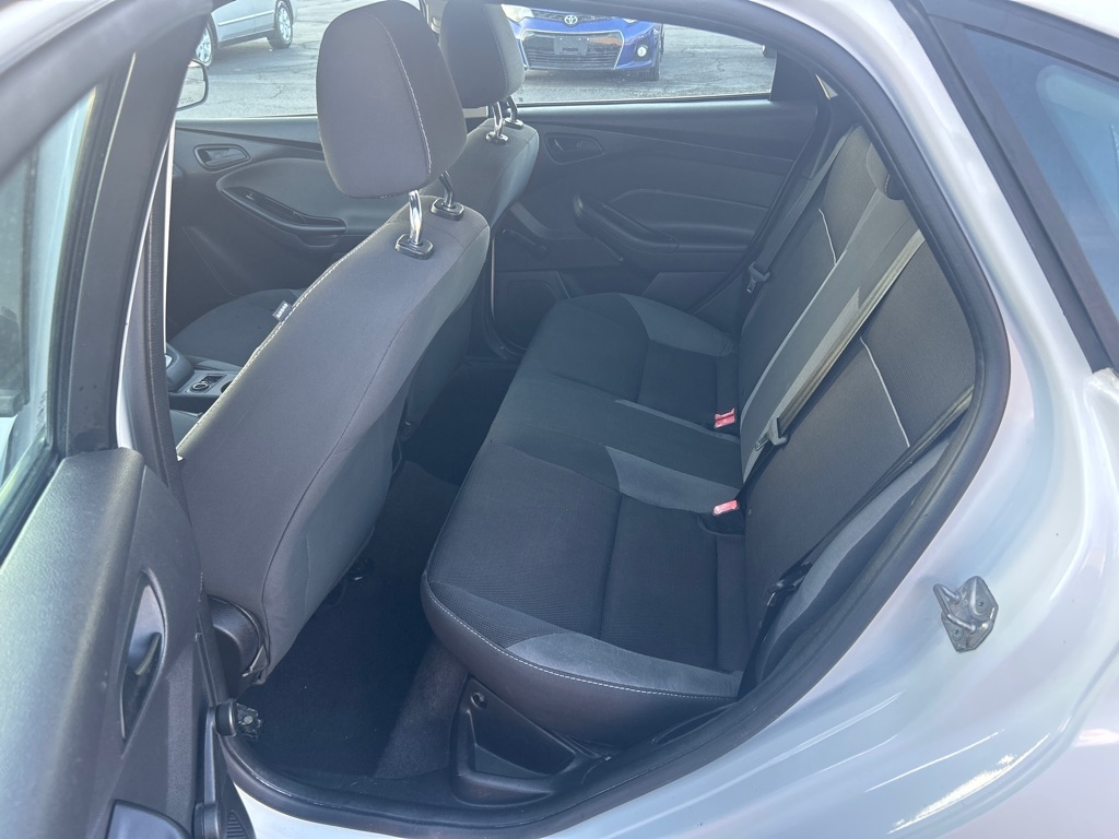 Ford Focus S Sedan 2014