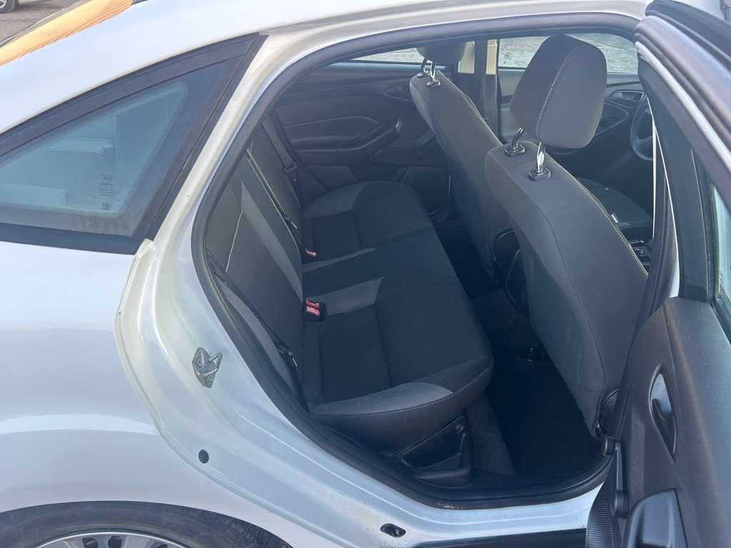 Ford Focus S Sedan 2014