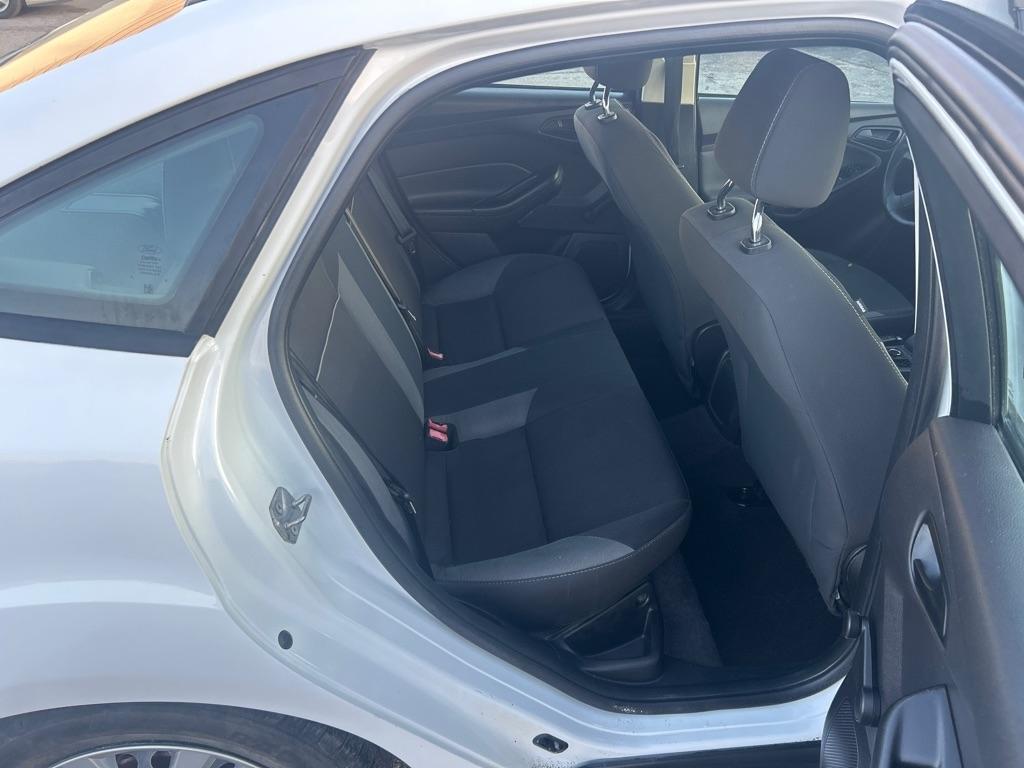 Ford Focus S Sedan 2014