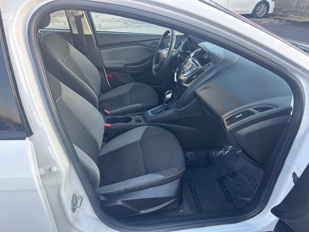 Ford Focus S Sedan 2014