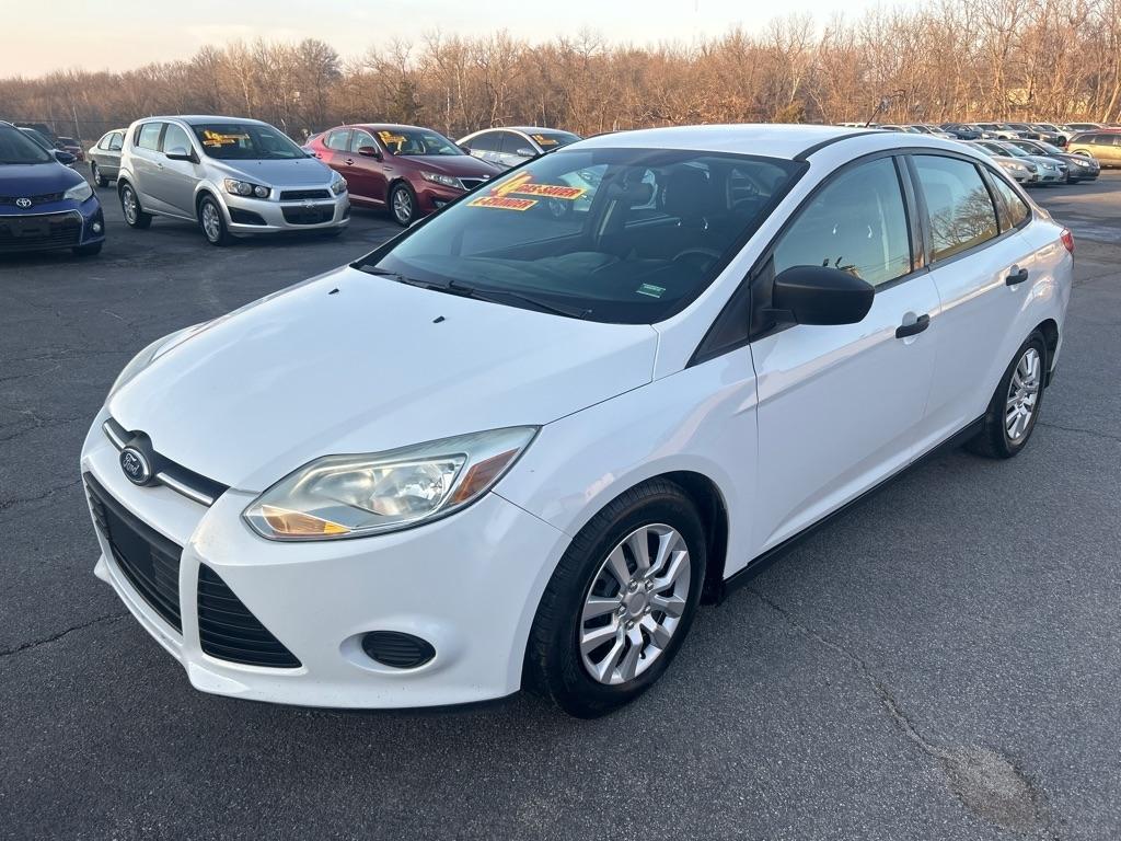 Ford Focus S Sedan 2014