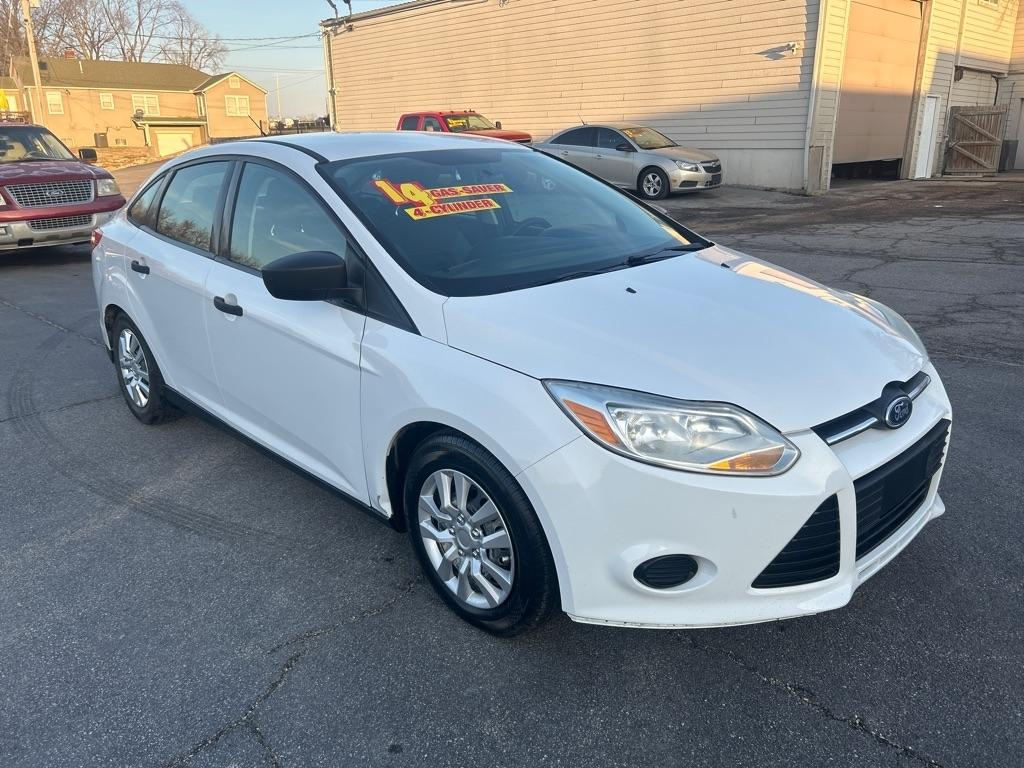 Ford Focus S Sedan 2014