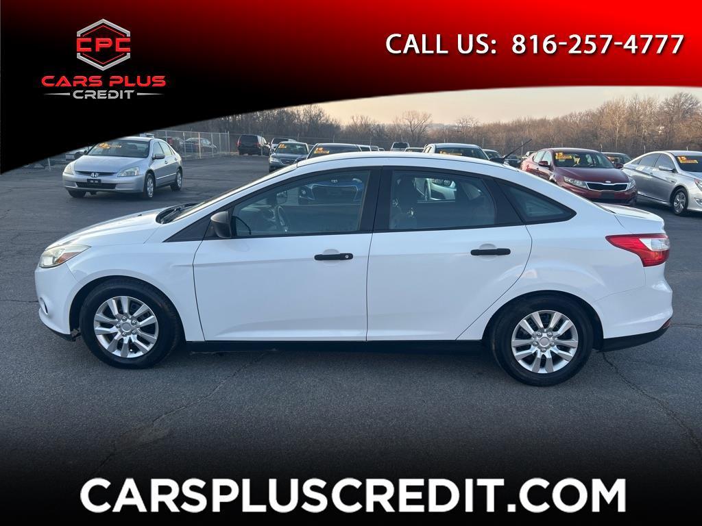 Ford Focus S Sedan 2014