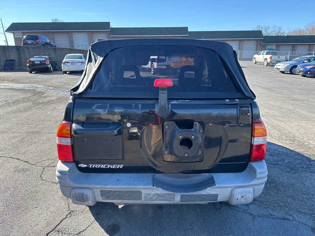 Chevrolet Tracker 2-Door Convertible 2WD 2002