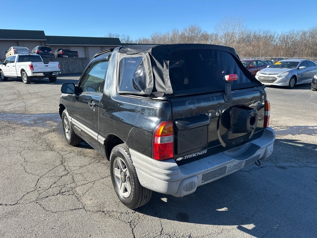 Chevrolet Tracker 2-Door Convertible 2WD 2002
