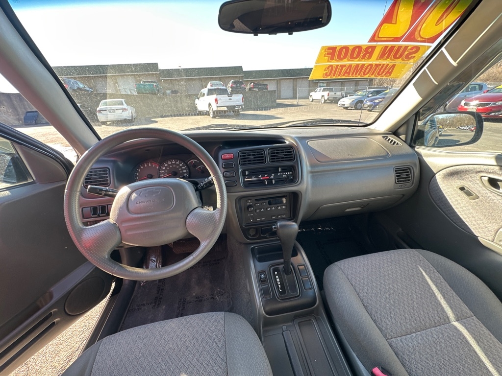 Chevrolet Tracker 2-Door Convertible 2WD 2002