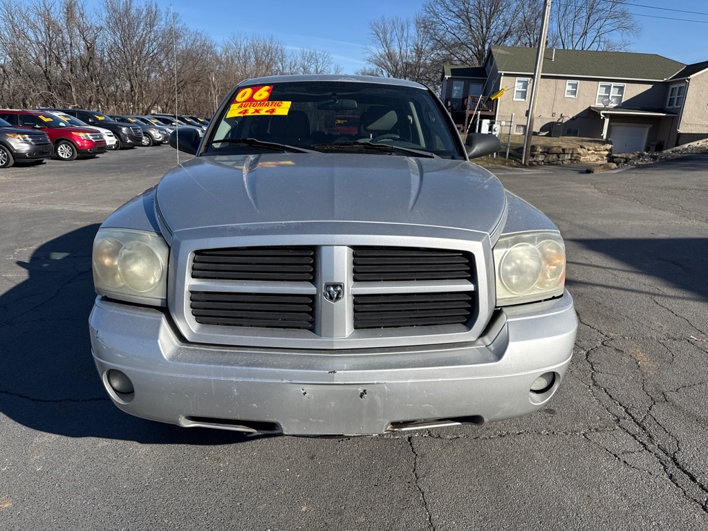 Dodge Dakota SLT Quad Cab 4WD 2006