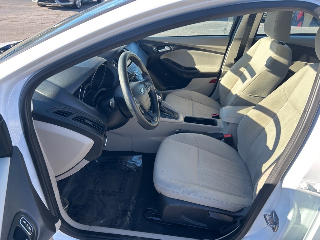 Ford Focus SE Sedan 2017