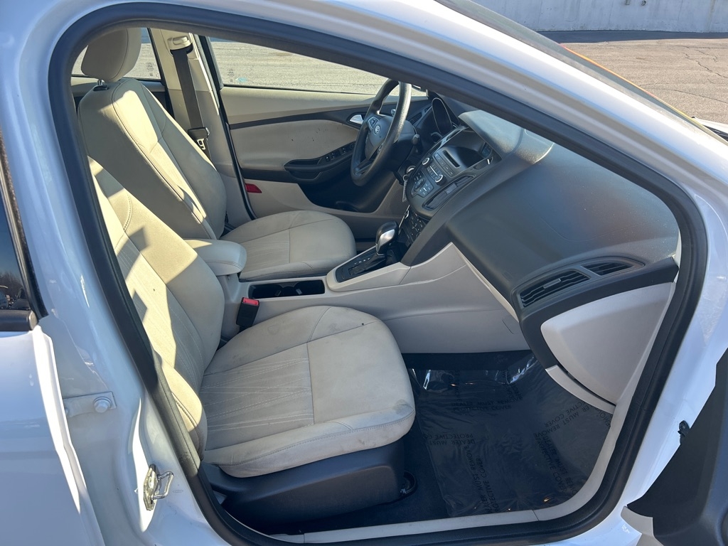 Ford Focus SE Sedan 2017