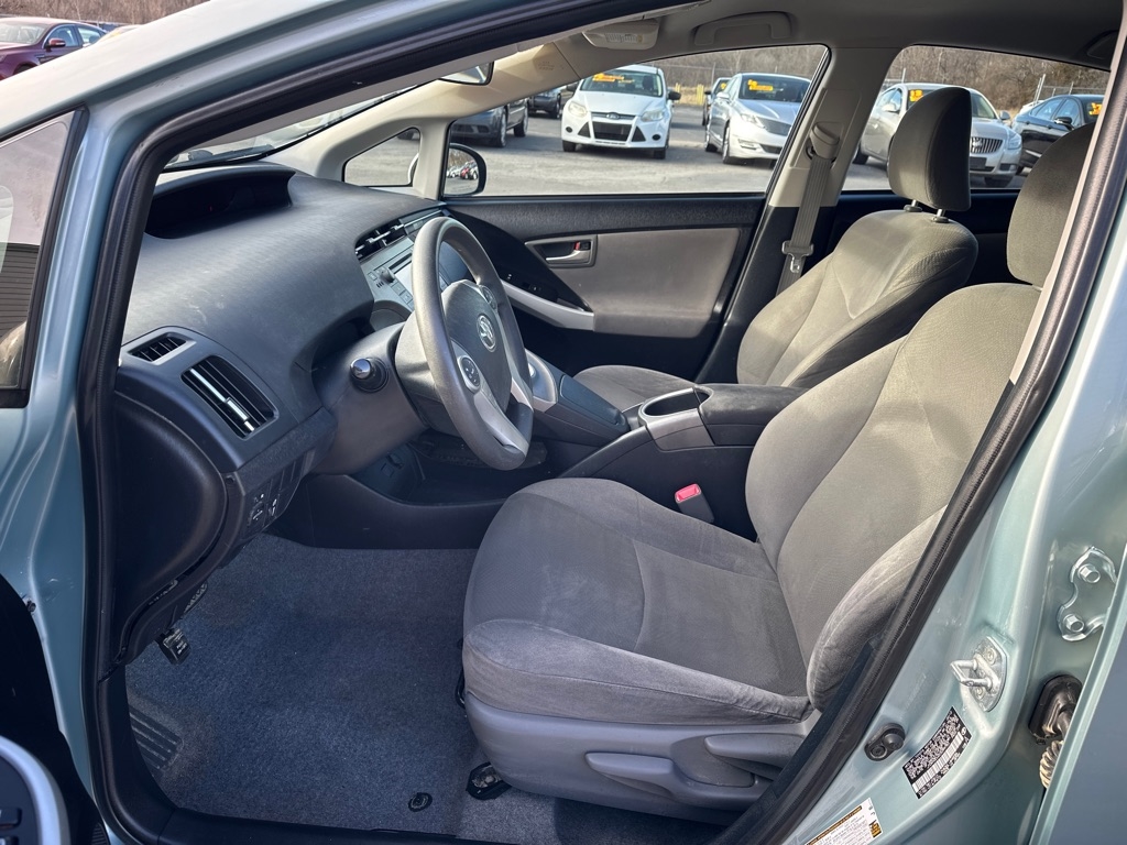 Toyota Prius Prius V 2012