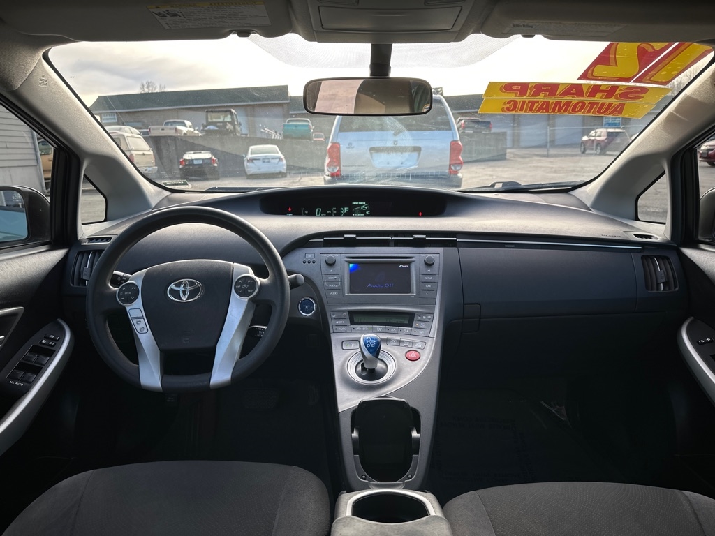 Toyota Prius Prius V 2012