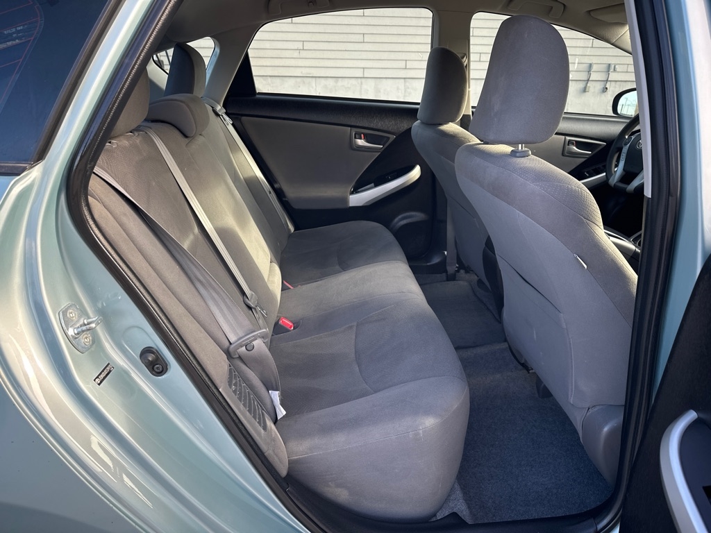 Toyota Prius Prius V 2012