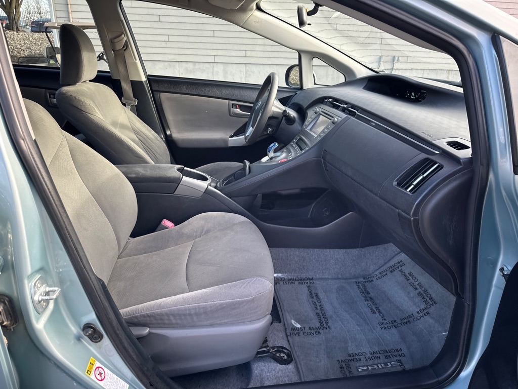 Toyota Prius Prius V 2012