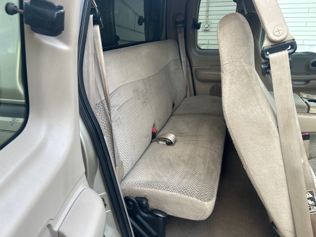 Ford F-150 WS SuperCab Short Bed 4WD 2000