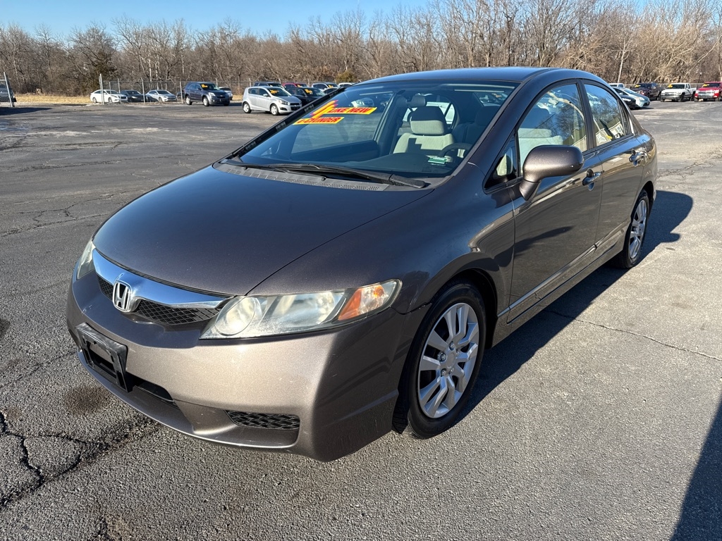 Honda Civic LX Sedan 5-Speed AT 2011