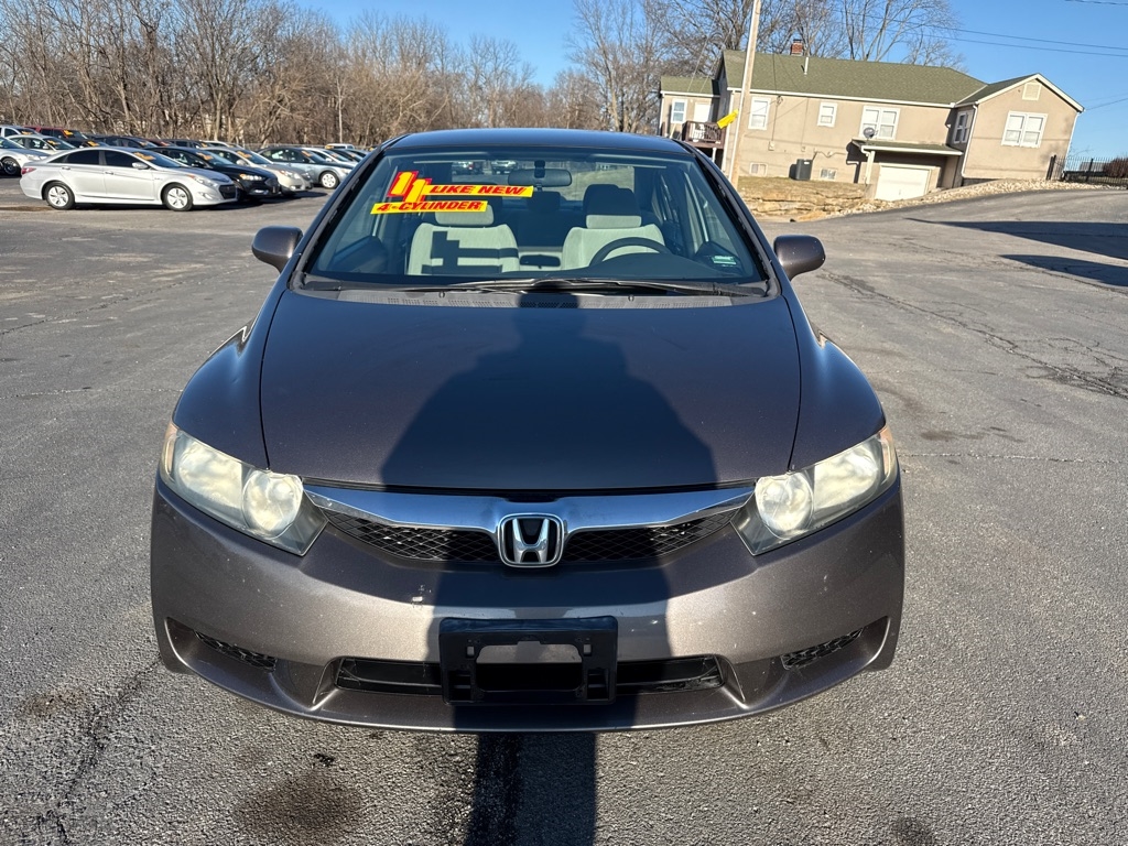 Honda Civic LX Sedan 5-Speed AT 2011