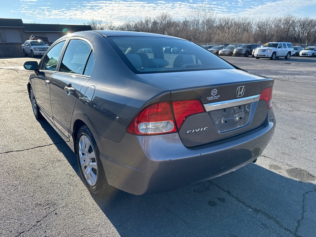 Honda Civic LX Sedan 5-Speed AT 2011