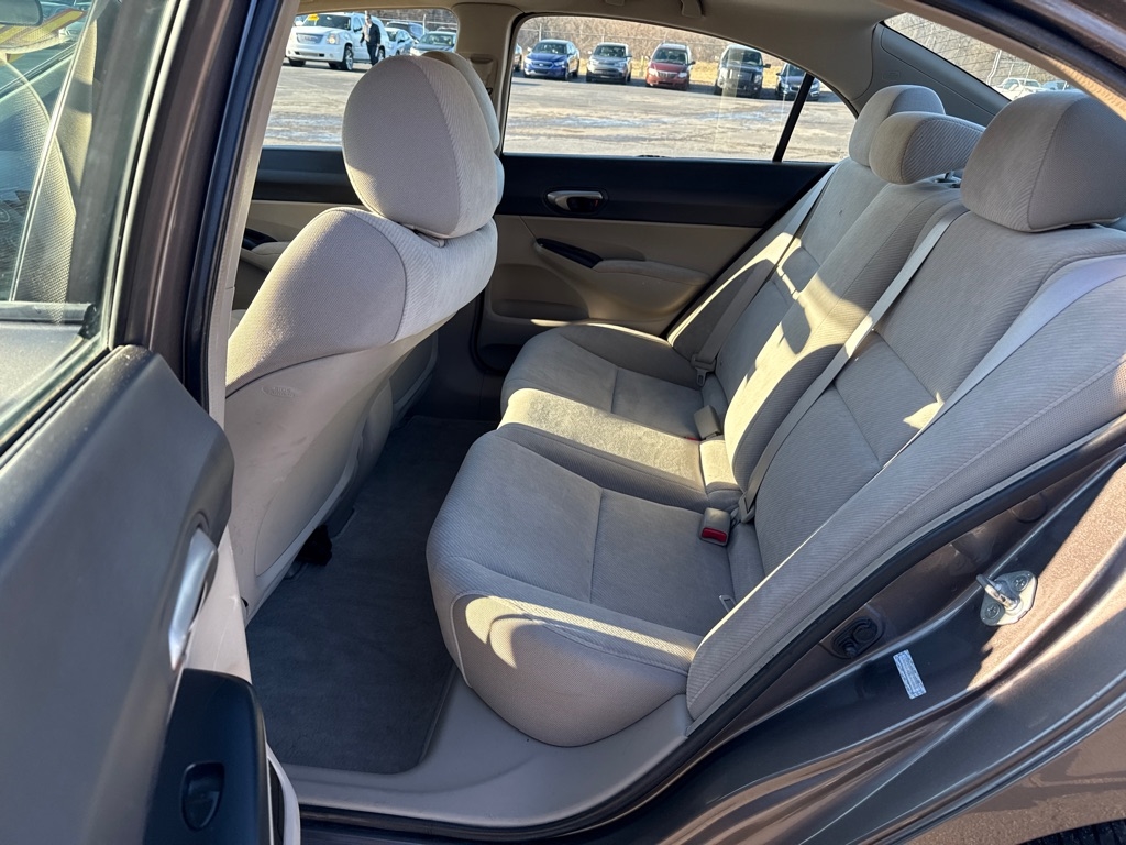 Honda Civic LX Sedan 5-Speed AT 2011