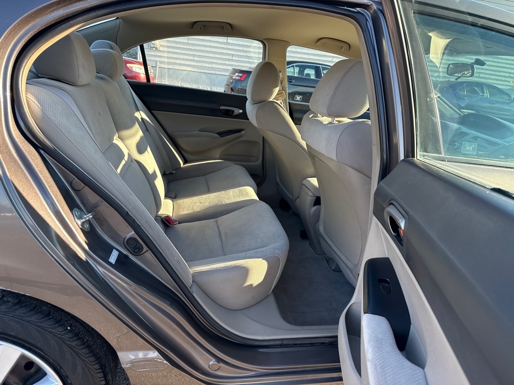 Honda Civic LX Sedan 5-Speed AT 2011