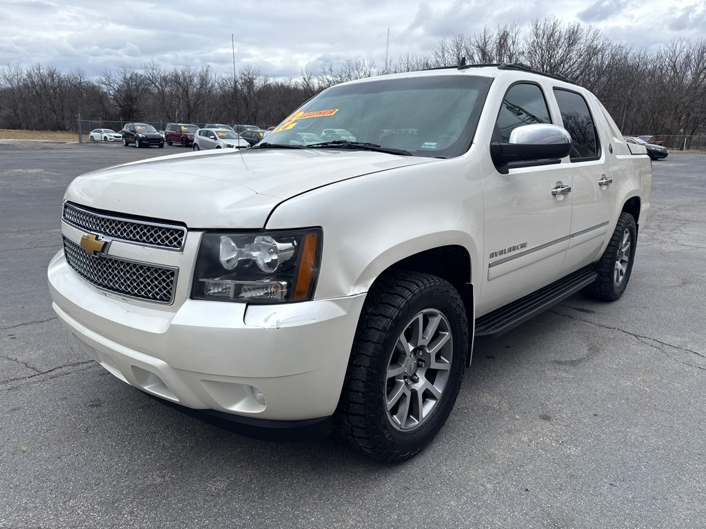 Chevrolet Avalanche LTZ 4WD 2013