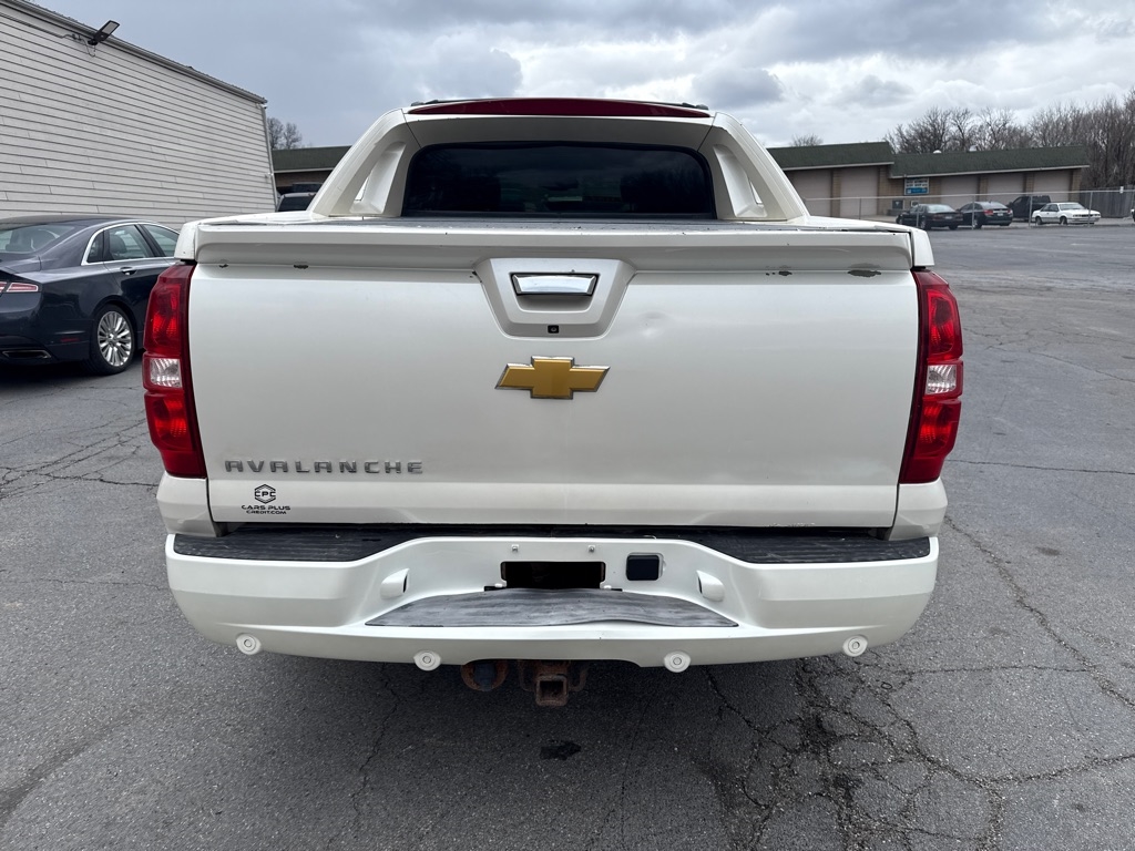 Chevrolet Avalanche LTZ 4WD 2013