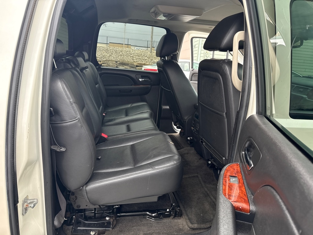 Chevrolet Avalanche LTZ 4WD 2013