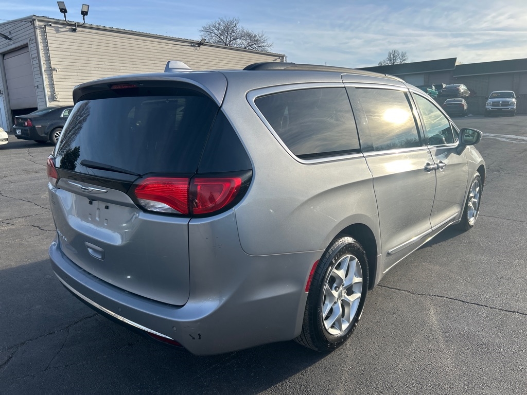 Chrysler Pacifica Touring-L 2017